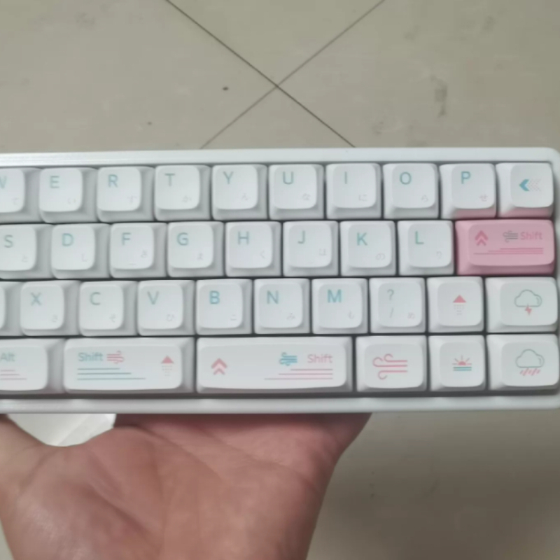40%ミニワイヤレスキーボードキット、カスタマイズ可能なカラ - Gaming Keyboard Half のレビューと価格