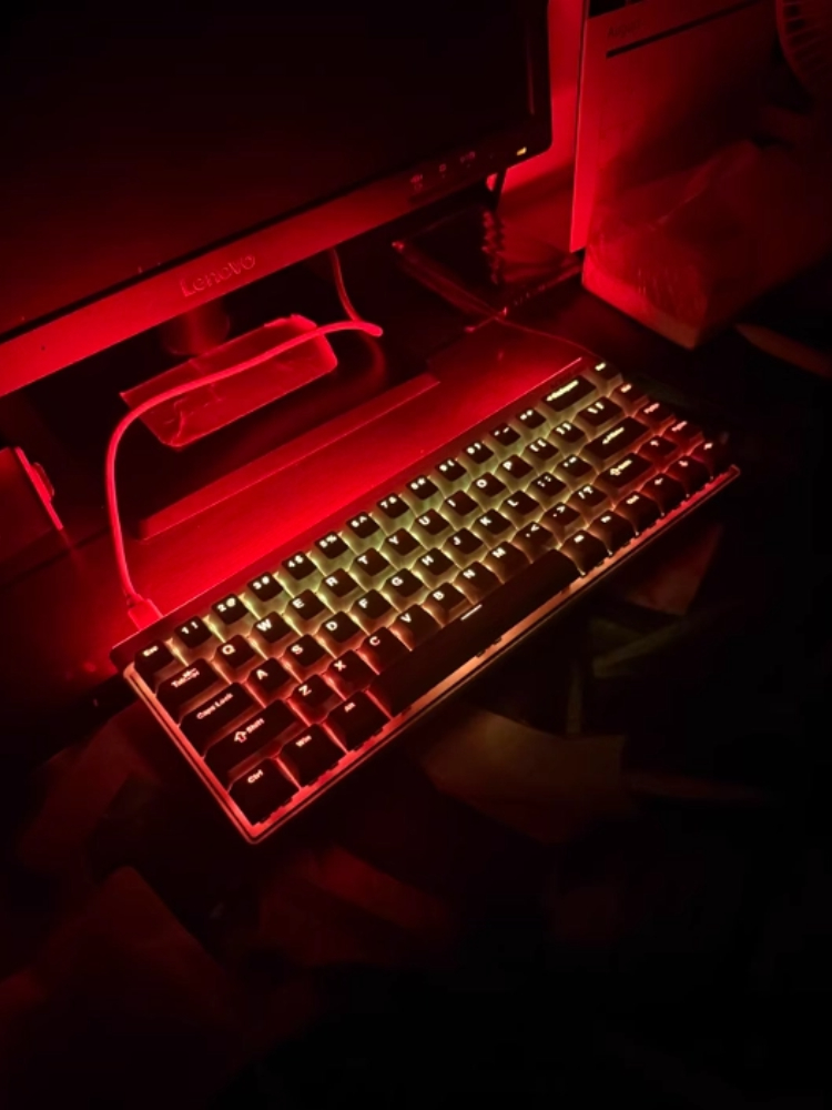MCHOSE ACE 68 エアゲーミングキーボード 有線e - Gaming Keyboard Magnetic Switches のレビューと価格